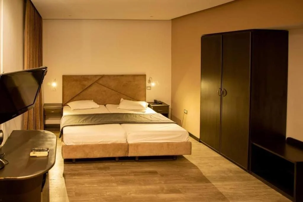 Hotel Donia - Vue 3