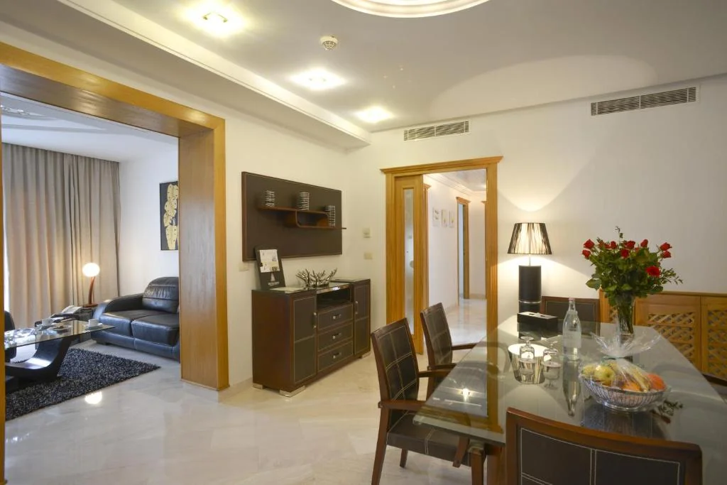 The Penthouse Suites Hotel - Vue 4