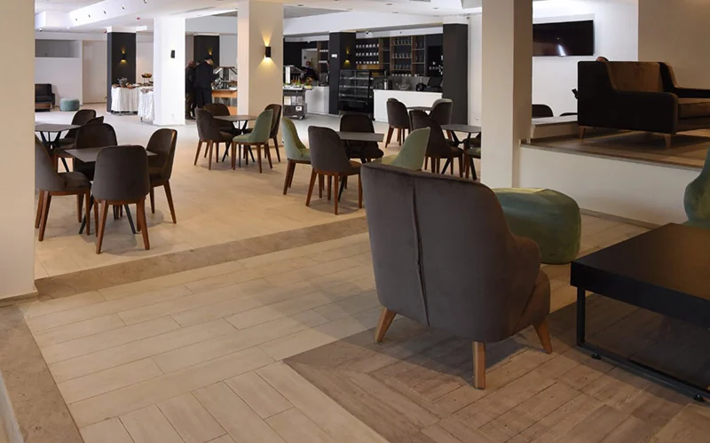 LESCURE BUSINESS HOTEL SPA - Vue 3